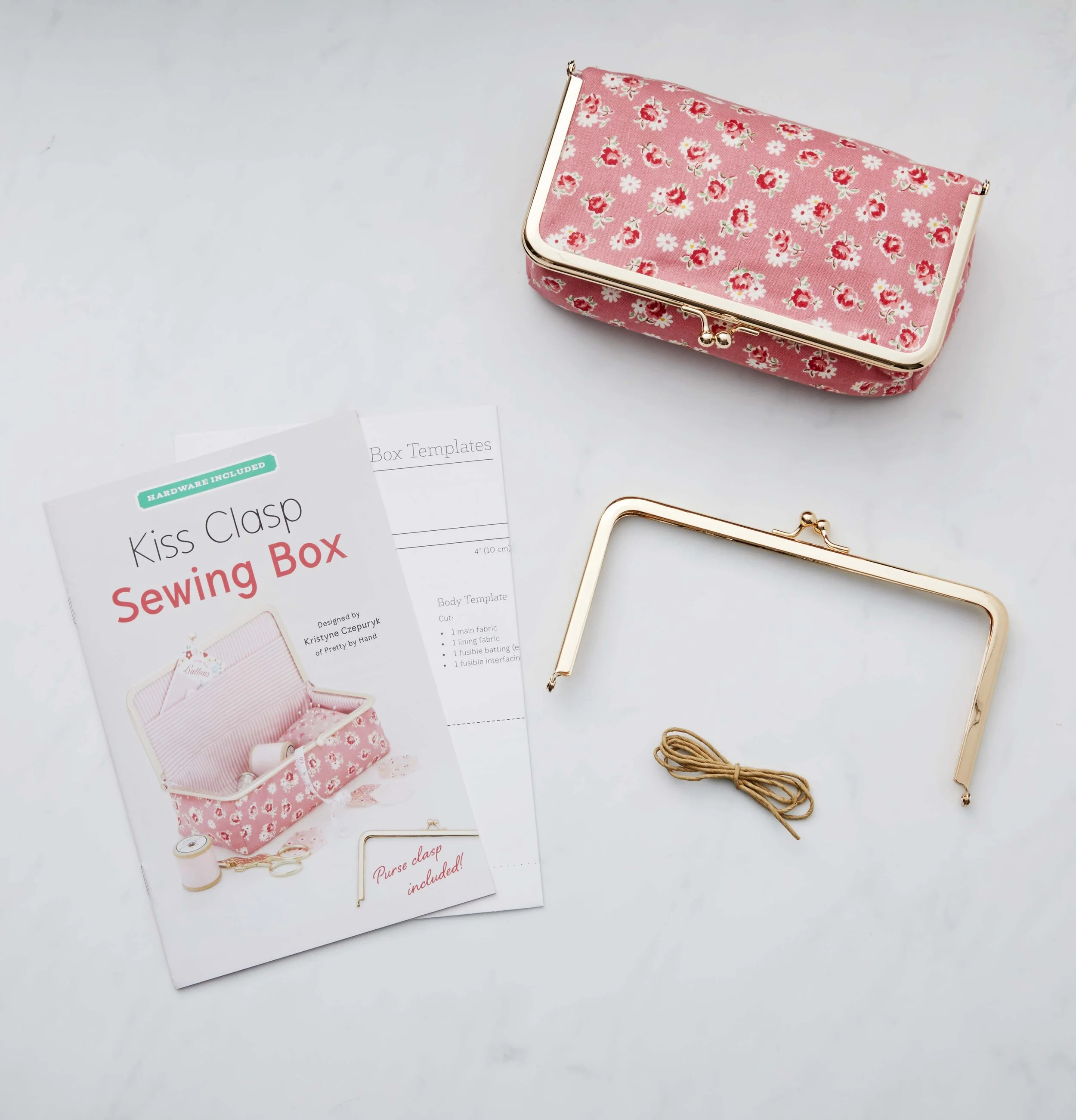 ZW2583 | Kiss Clasp Sewing Box — Zakka Workshop Retail